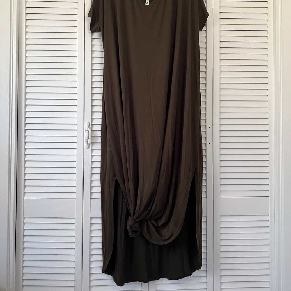 Green maxi dress